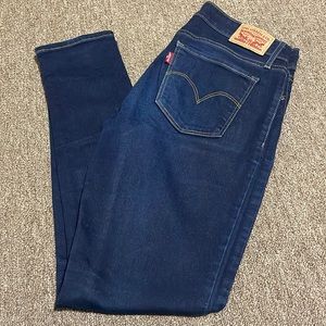 Levis Blue skinny jeans in size 27